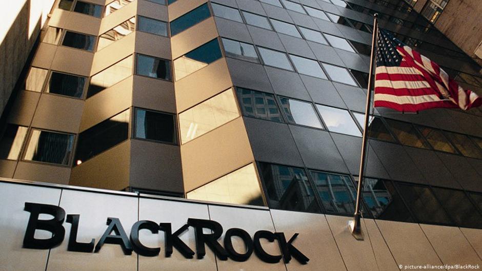 BlackRock lucra 21% a mais aumentando investimentos em renda fixa