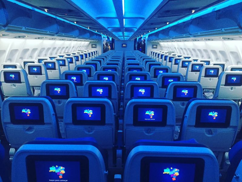 Azul (AZUL4) terá economia bilionária com ajuste dos aluguéis de aeronaves