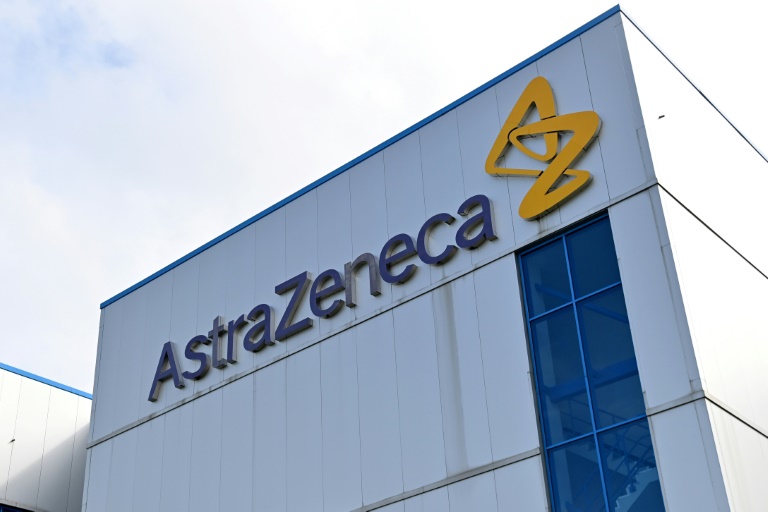AstraZeneca (AZN) suspende testes de vacina contra Covid-19