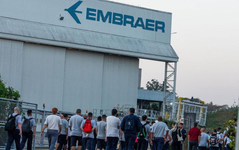 Embraer (EMBR3) - Sem acordo com sindicato, Justiça determina manutenção de benefícios
