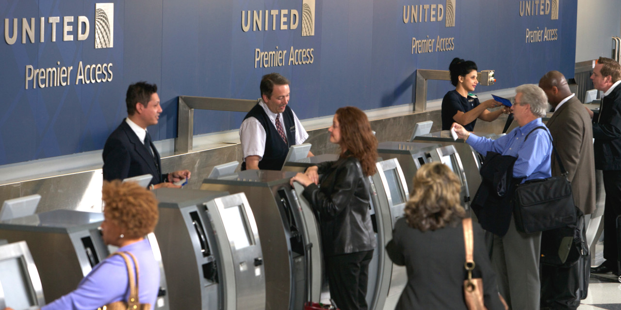 American Airlines (AALL34) e United (UAL) comunicam corte de mais de 30 mil funcionários