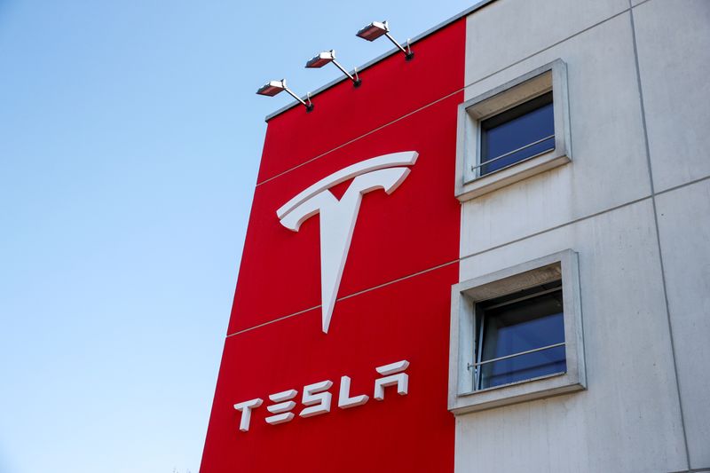 Tesla (TSLA) atinge valor de mercado de US$ 40 bilhões
