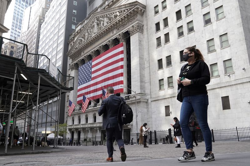 Mercado global abre movimentado após feriado em Wall Street