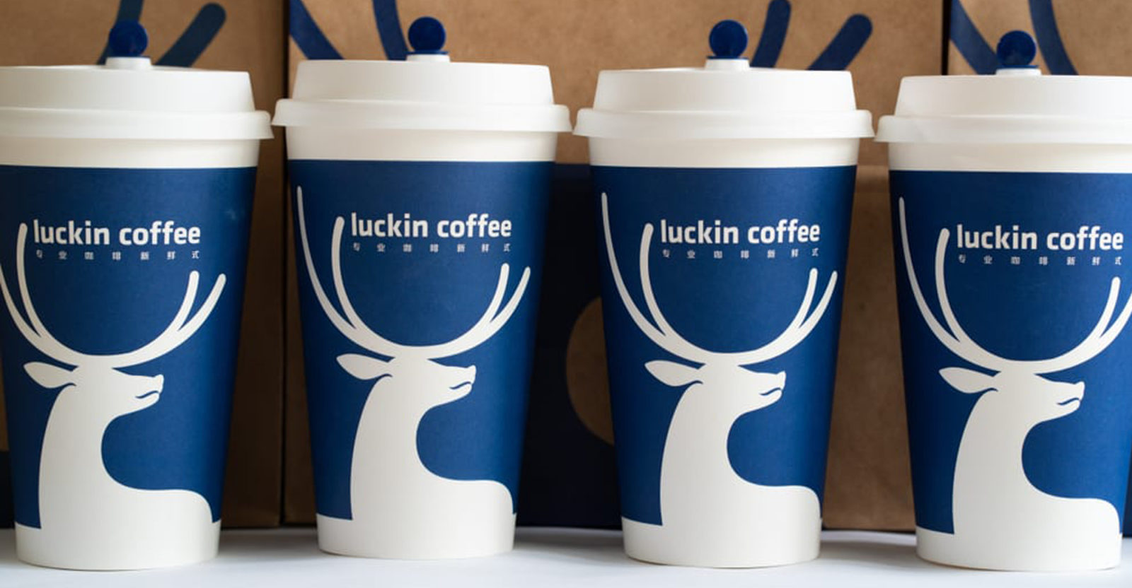 Luckin Coffee (LKNCY) condenada a pagar US$ 180 milhões