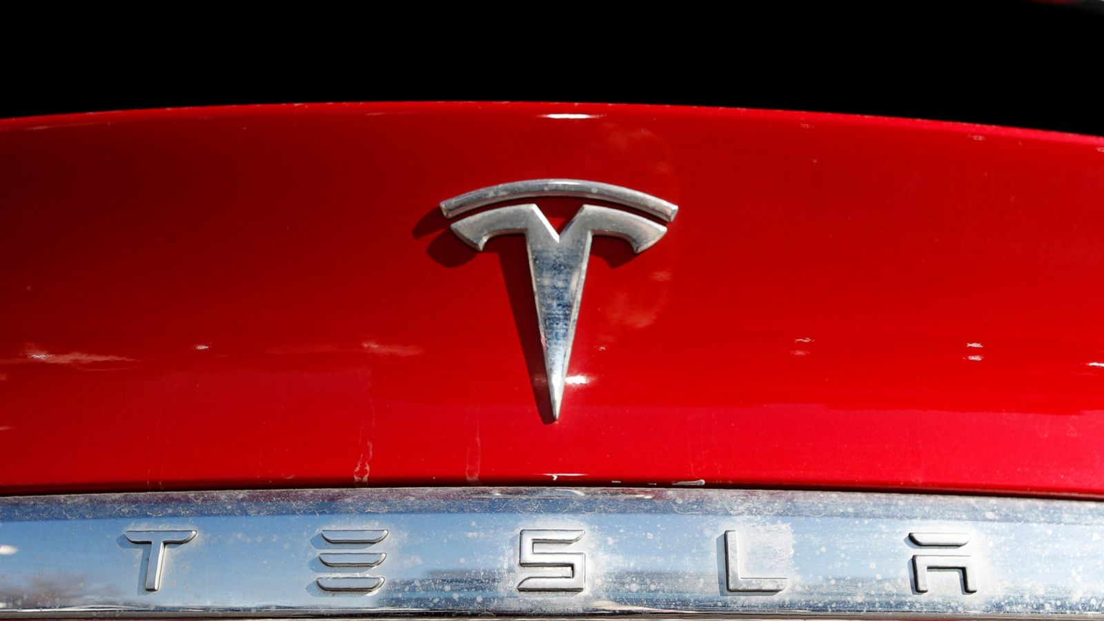 Tesla (TSLA34) levantará até US$ 5 bilhões com oferta de ações